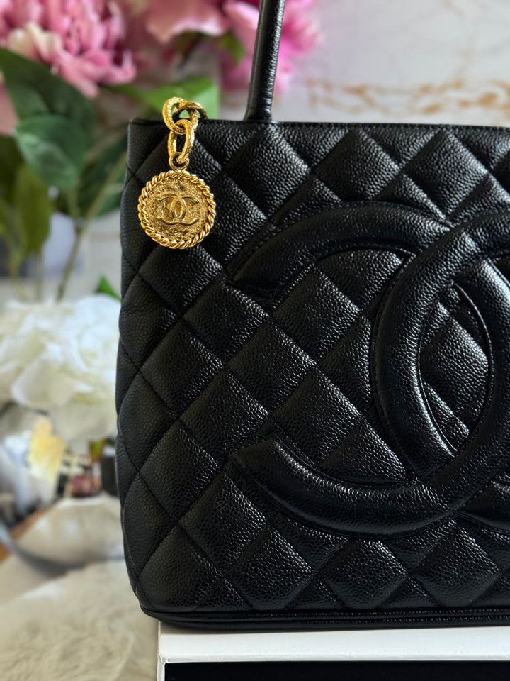 Chanel series 7 Vintage 2002-2003 Black Caviar GHW Medallion Tote Bag