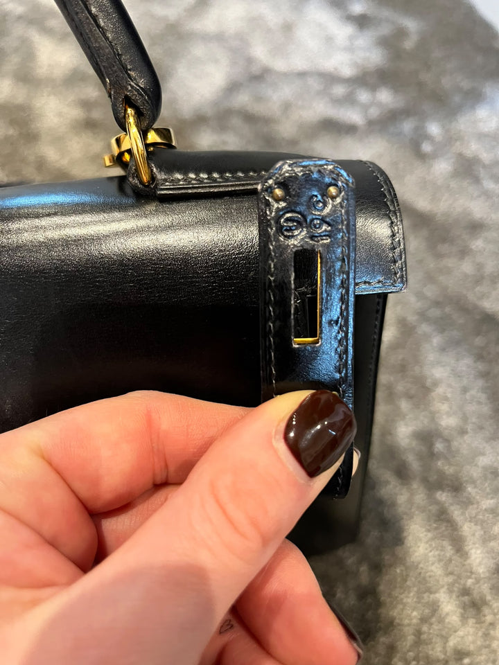 WA/Email to purchase only- HERMÈS Kelly 28 Vintage in Black 89 Noir 89 Box Leather GHW Stamp U in circle 1991