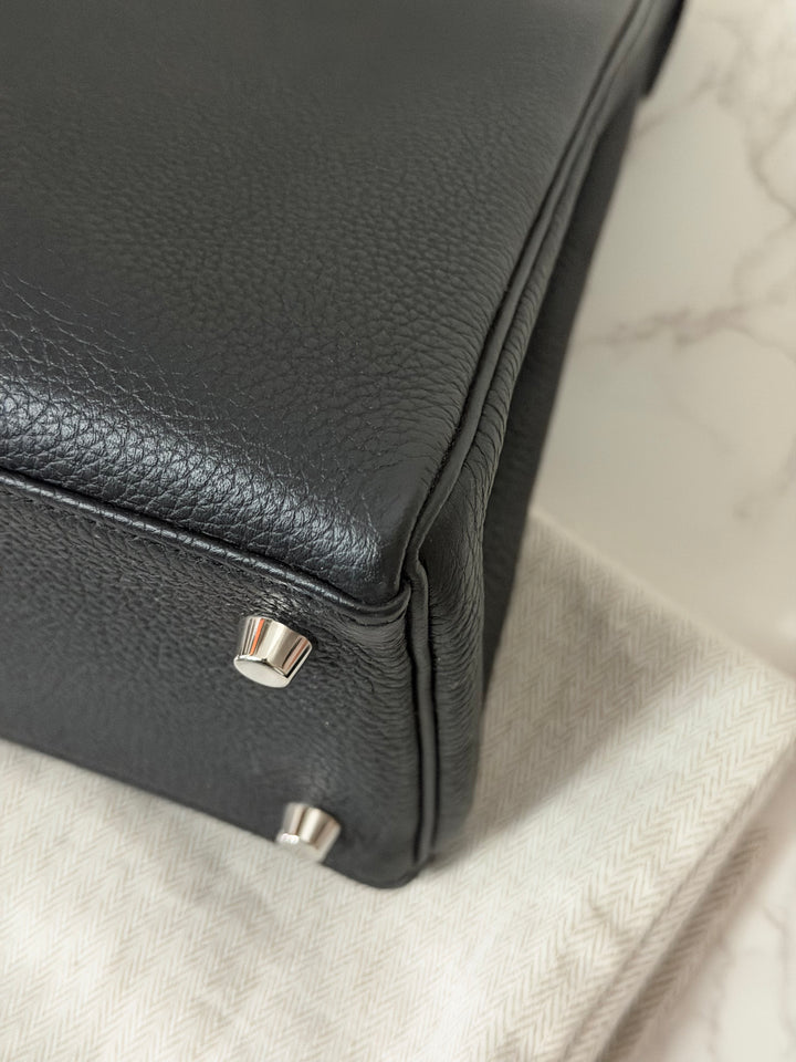 HERMES Noir Black Togo Leather with Palladium Hardware Kelly 28 Retourne Bag Stamp R 2014