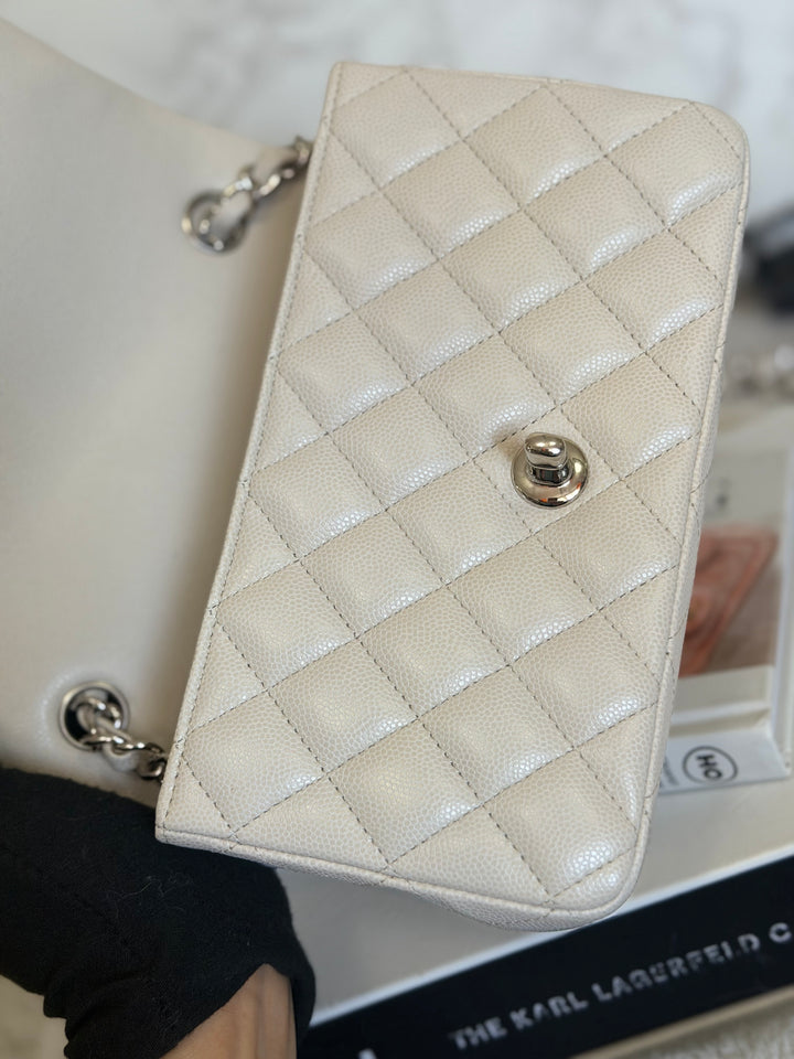 CHANEL 18B series 26 Ivory Caviar SHW Mini Rectangular Flap Bag 2018