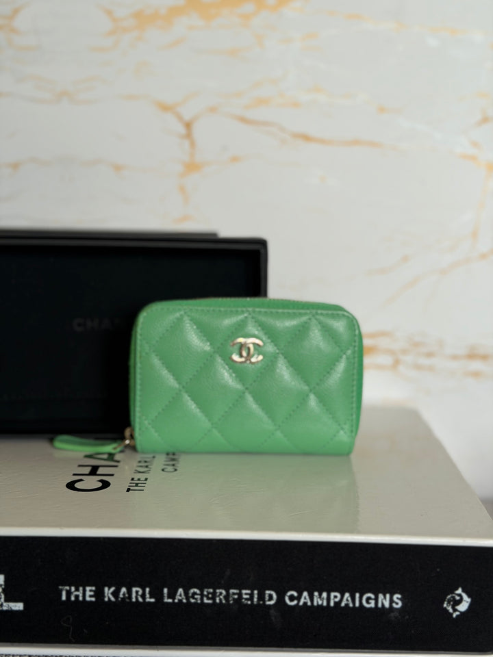 CHANEL 21P series 31 Green Caviar LGHW Zippy Coin Purse