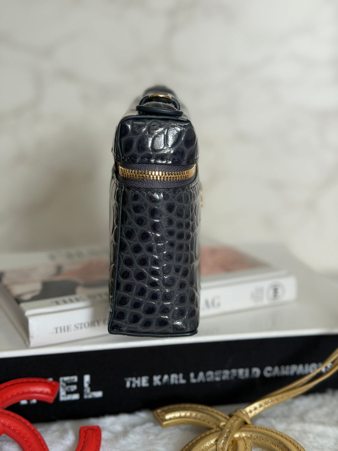 CHANEL Métiers d'art 2026 26A Croc Embossed Dark Grey Calf skin GHW SMALL Long Vanity LP with detachable chain