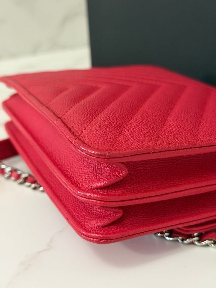 CHANEL series 25 2018 Dark pink chevron caviar SHW Square Wallet On Chain (WOC)