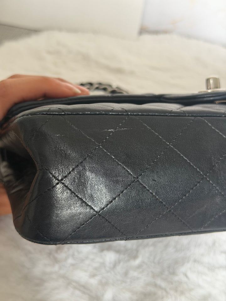 CHANEL series 12 Black Lambskin SHW Medium ML Timeless Classic Double Flap Bag 2011