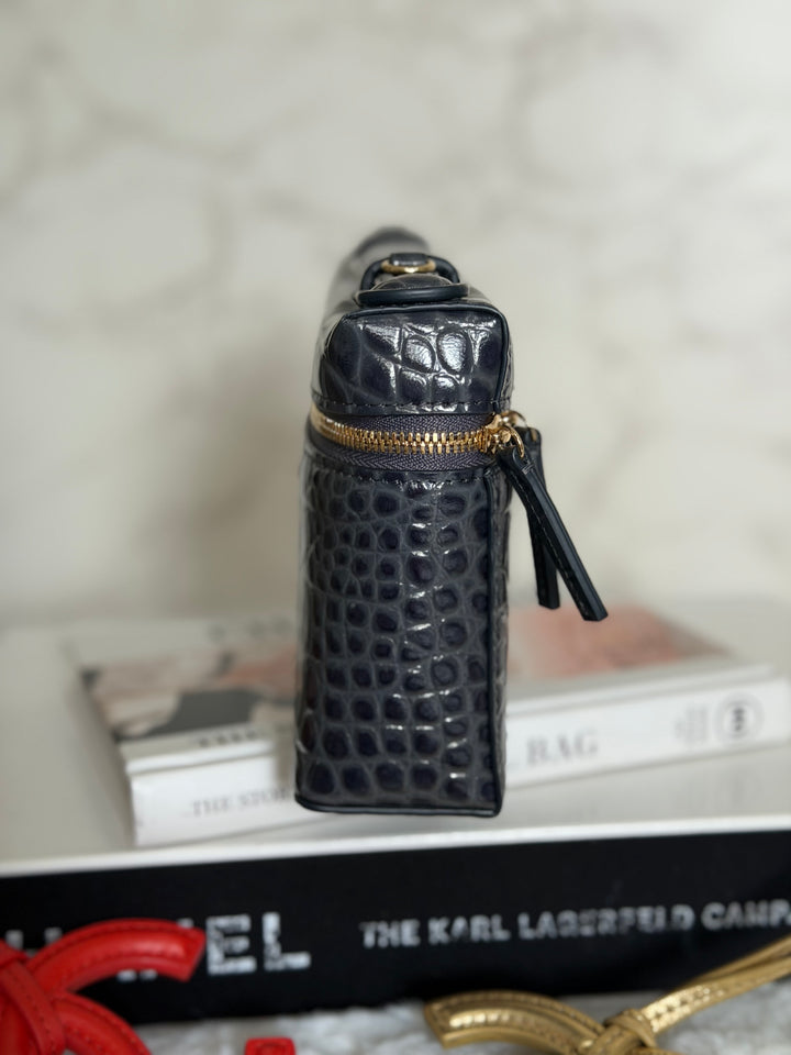 CHANEL Métiers d'art 2026 26A Croc Embossed Dark Grey Calf skin GHW SMALL Long Vanity LP with detachable chain