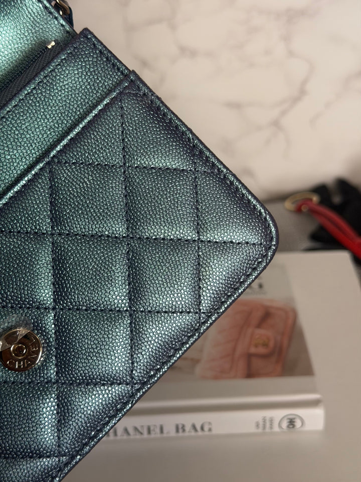 CHANEL 22P Iridescent Purple Caviar LGHW 2022 Classic Wallet On Chain (WOC)