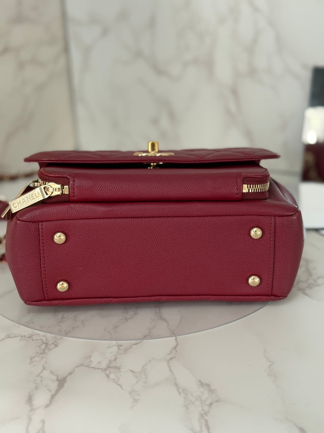 Chanel series 28 19B Collection 2019 Burgundy Caviar Business Affinity Flap Bag with Champagne GHW size Medium