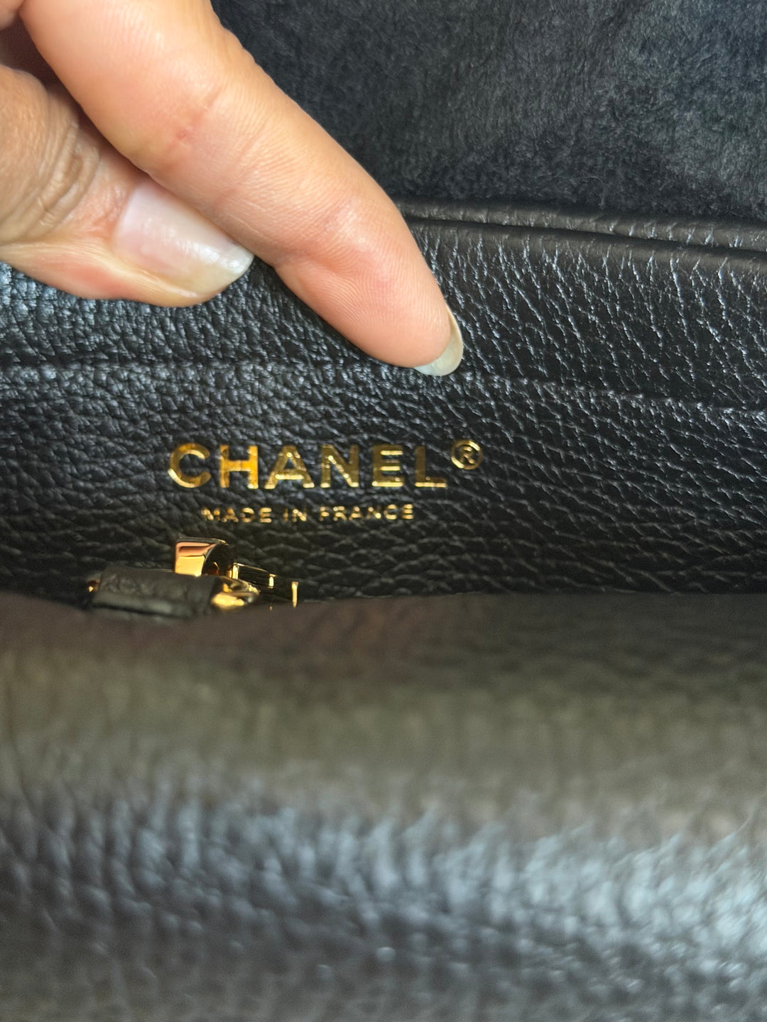 CHANEL 26S Black Caviar GHW East West Hobo Bag Matthieu Blazy SOLD OUT 2026