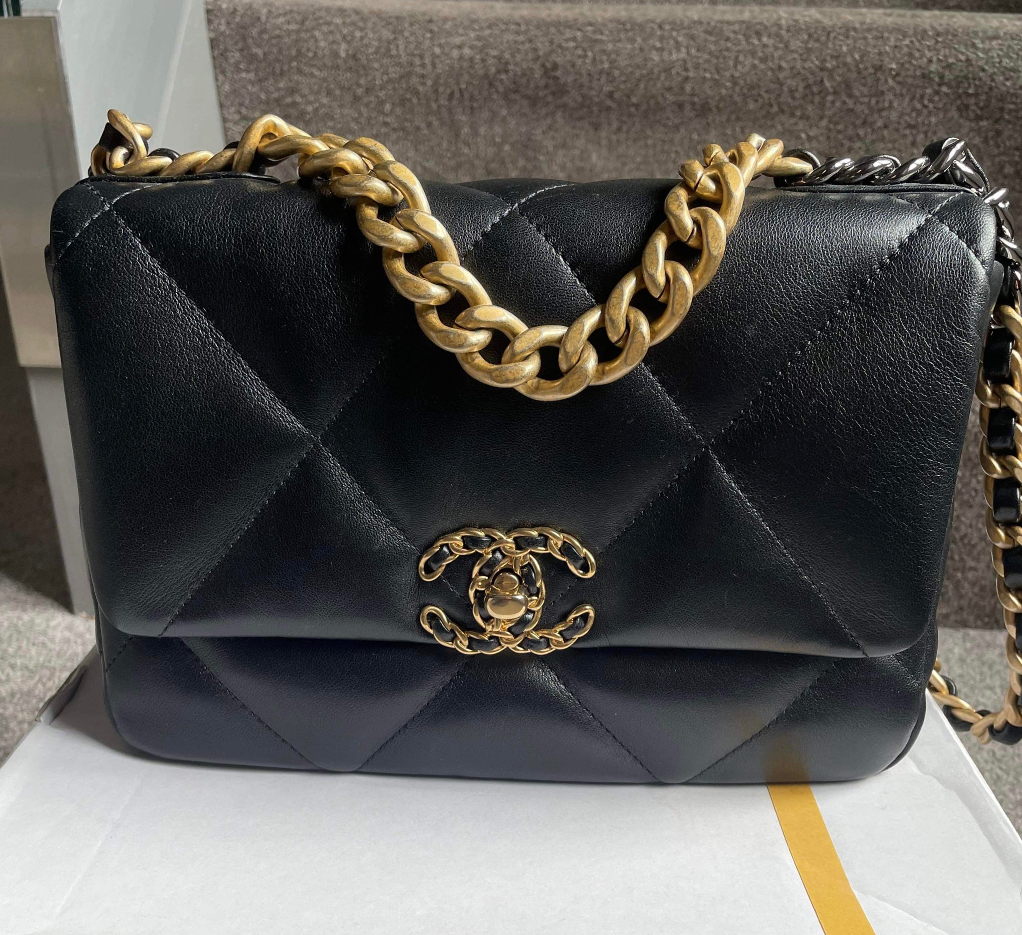 Chanel 19 30 sale