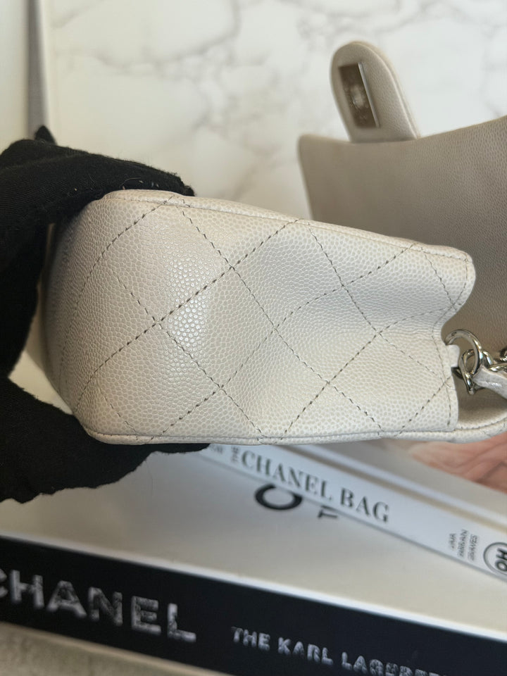 CHANEL 18B series 26 Ivory Caviar SHW Mini Rectangular Flap Bag 2018
