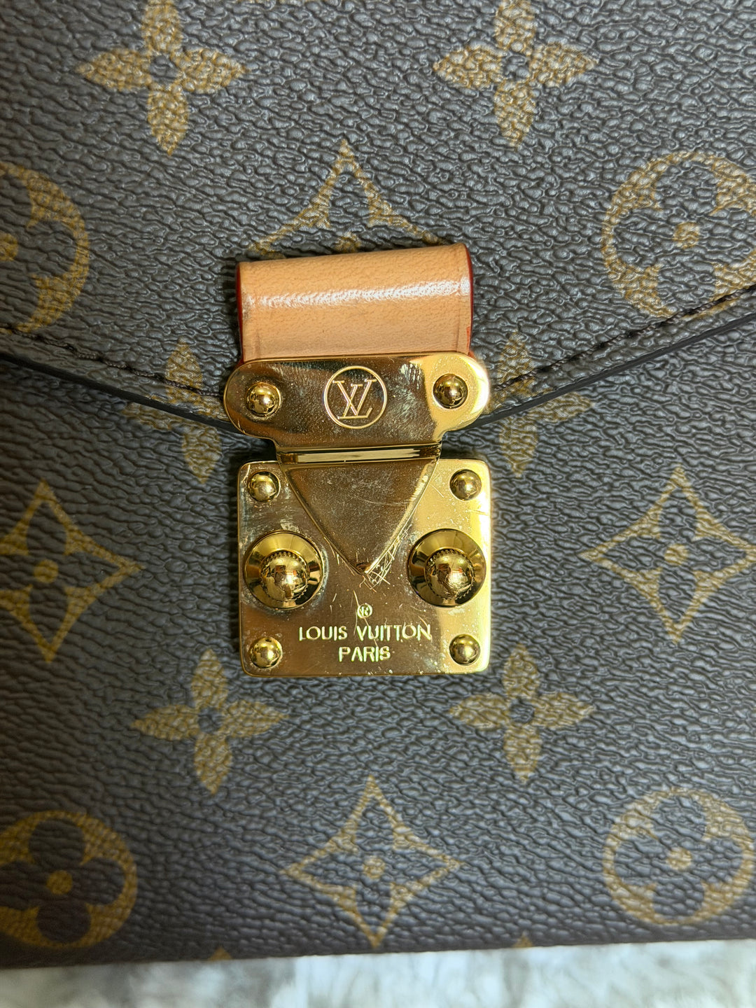 LOUIS VUITTON LV Pochette Metis Monogram Bag 2024
