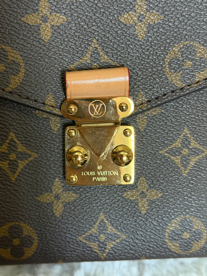 LOUIS VUITTON LV Pochette Metis Monogram Bag 2024