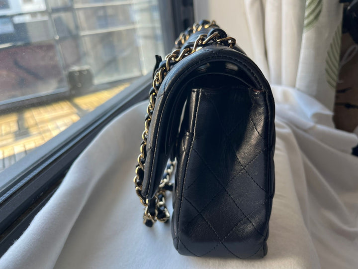 Chanel series 21 2015/2016 Black Lambskin GHW Medium Classic Double Flap Bag