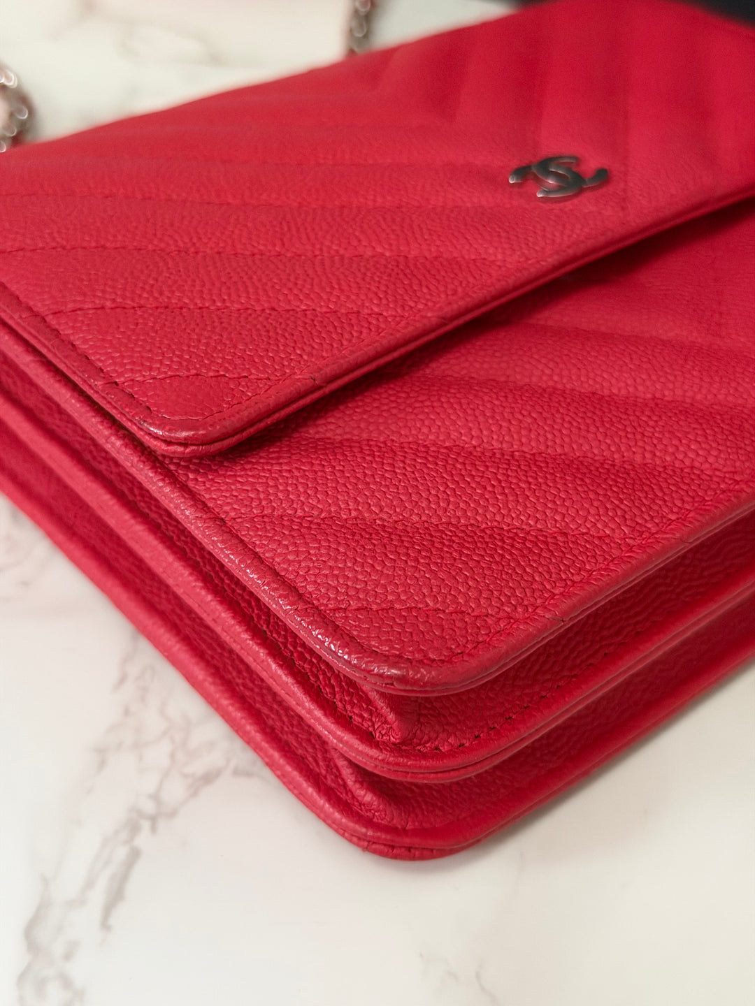 CHANEL series 25 2018 Dark pink chevron caviar SHW Square Wallet On Chain (WOC)