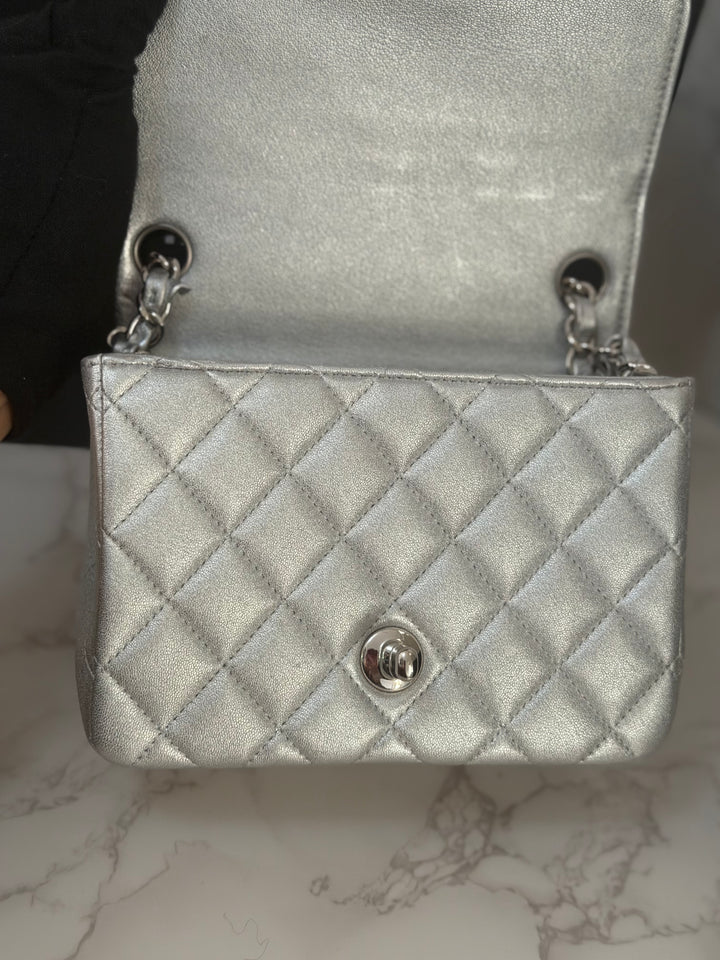 Chanel Series 31 21P Collection Iridescent Silver lambskin SHW Square Mini Flap Bag 2021