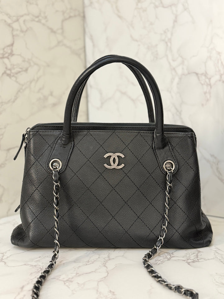 CHANEL series 23 Black Caviar Ruthenium HW Tote Bag with Shoulder Chain strap