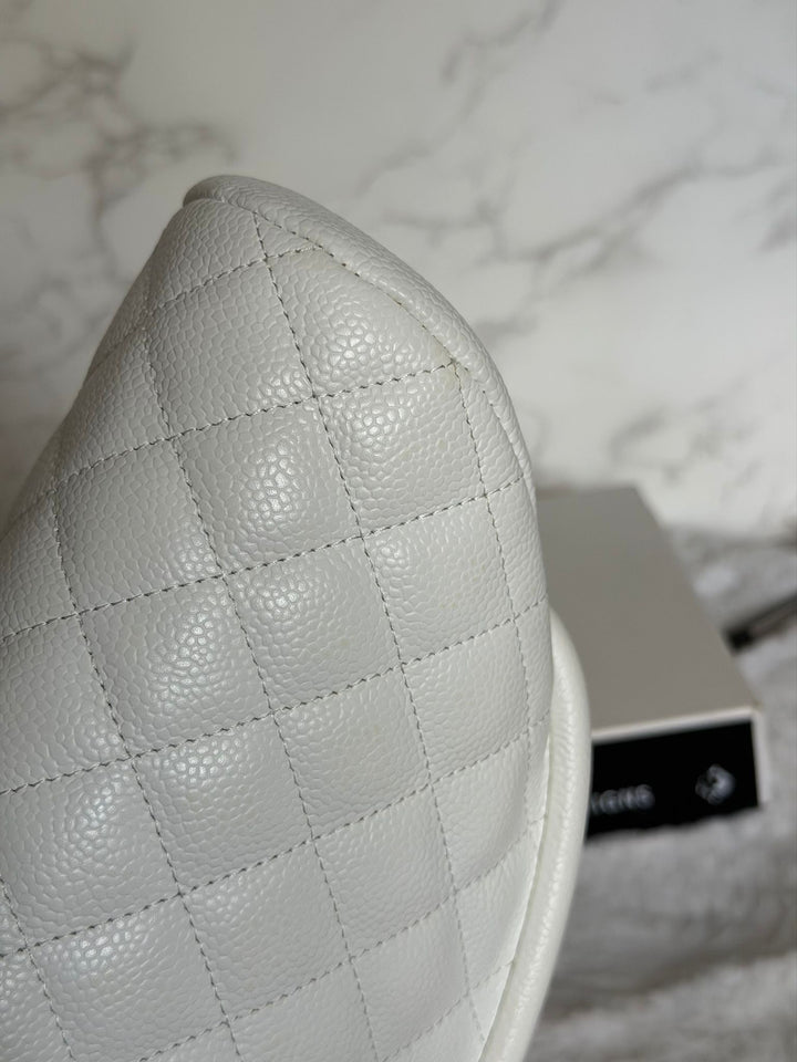 CHANEL series 12 White Caviar SHW Classic Clutch