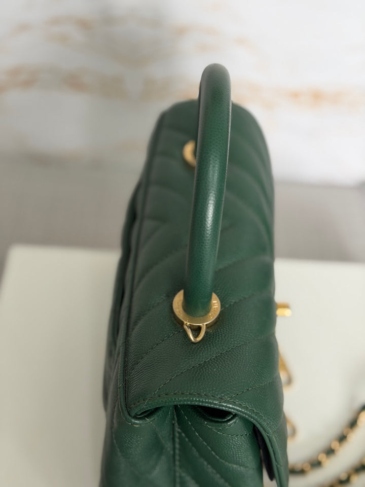 CHANEL series 26 Forrest Dark Green Caviar Chevron Aged GHW Coco Handle Size SMALL 24 cms 2018