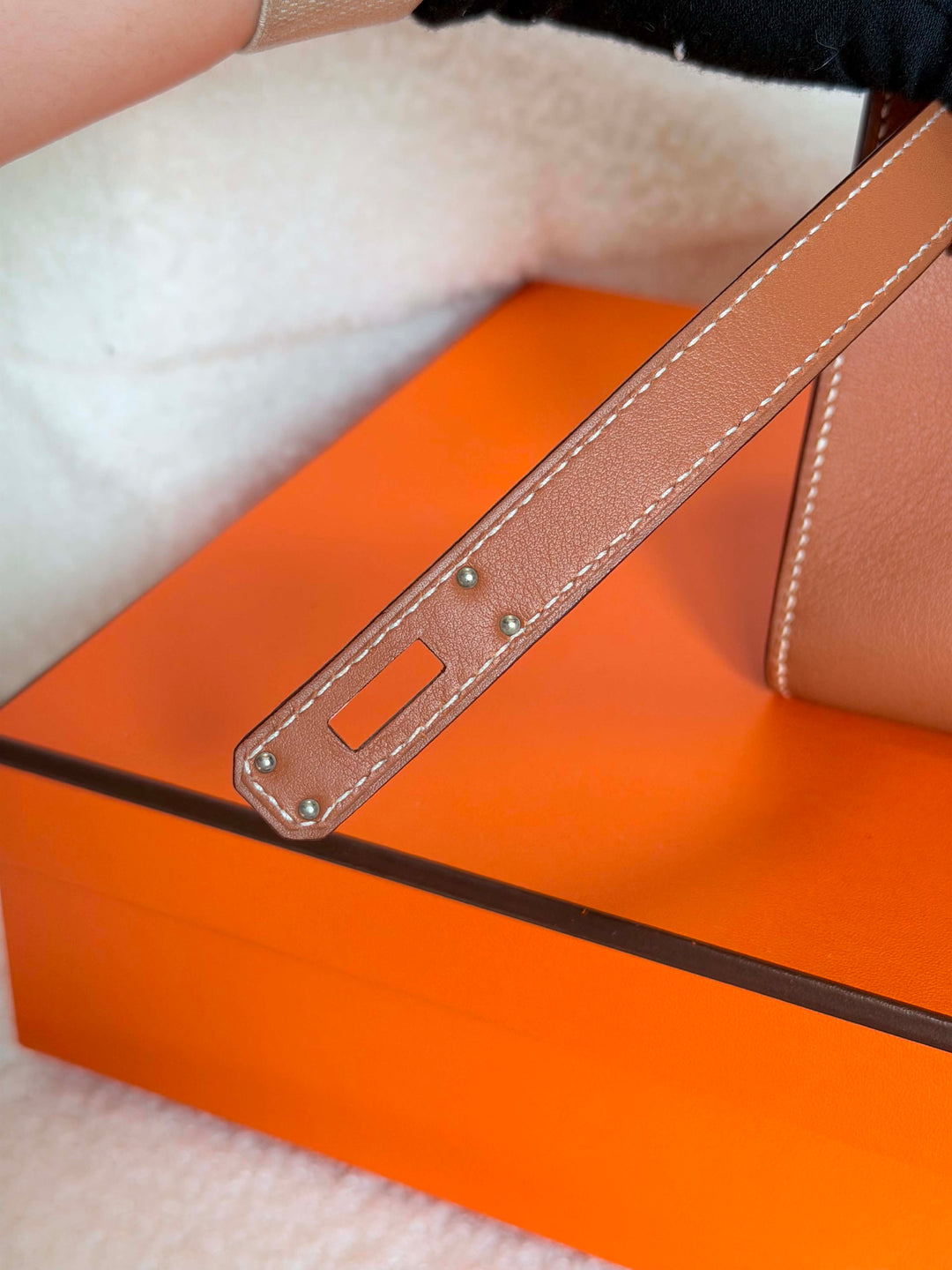 HERMÈS Kelly Cut Gold Swift Leather PHW 2014 Stamp R in []