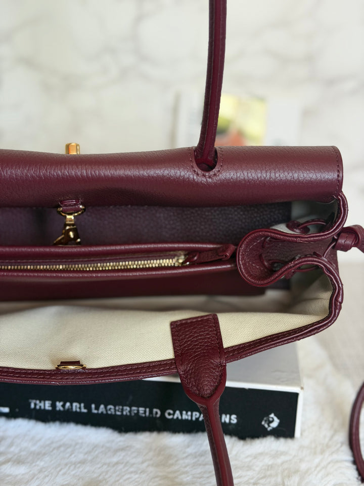 CHANEL Burgundy Caviar LGHW Urban Essentials East West Shopping Tote Bag size Small Matthieu Blazy 26S 2026