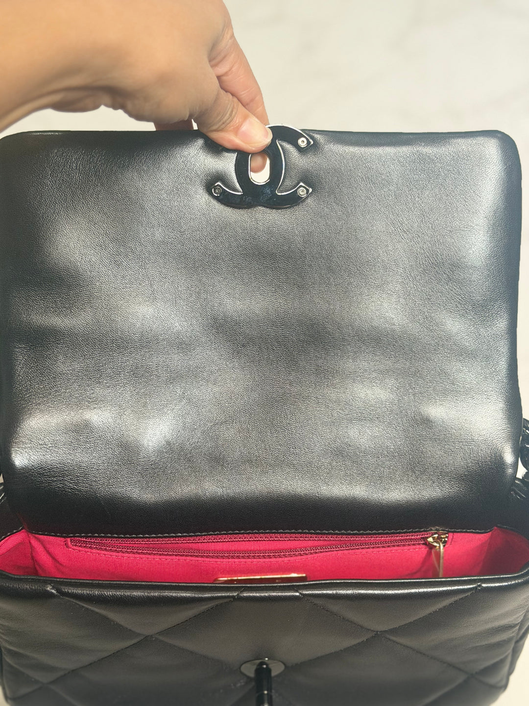 CHANEL 22P So Black 19 Black Lambskin Flap Bag size Small 2022