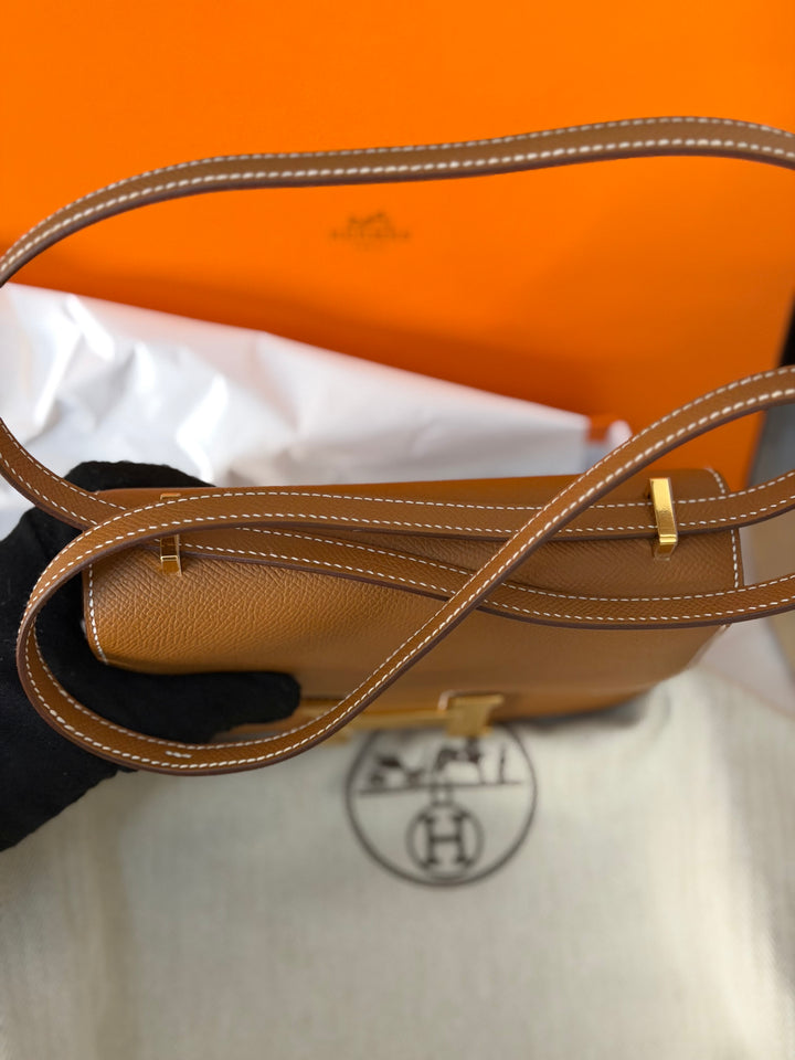 HERMÈS Constance 18 Gold Epsom Leather GHW Stamp B - 2023