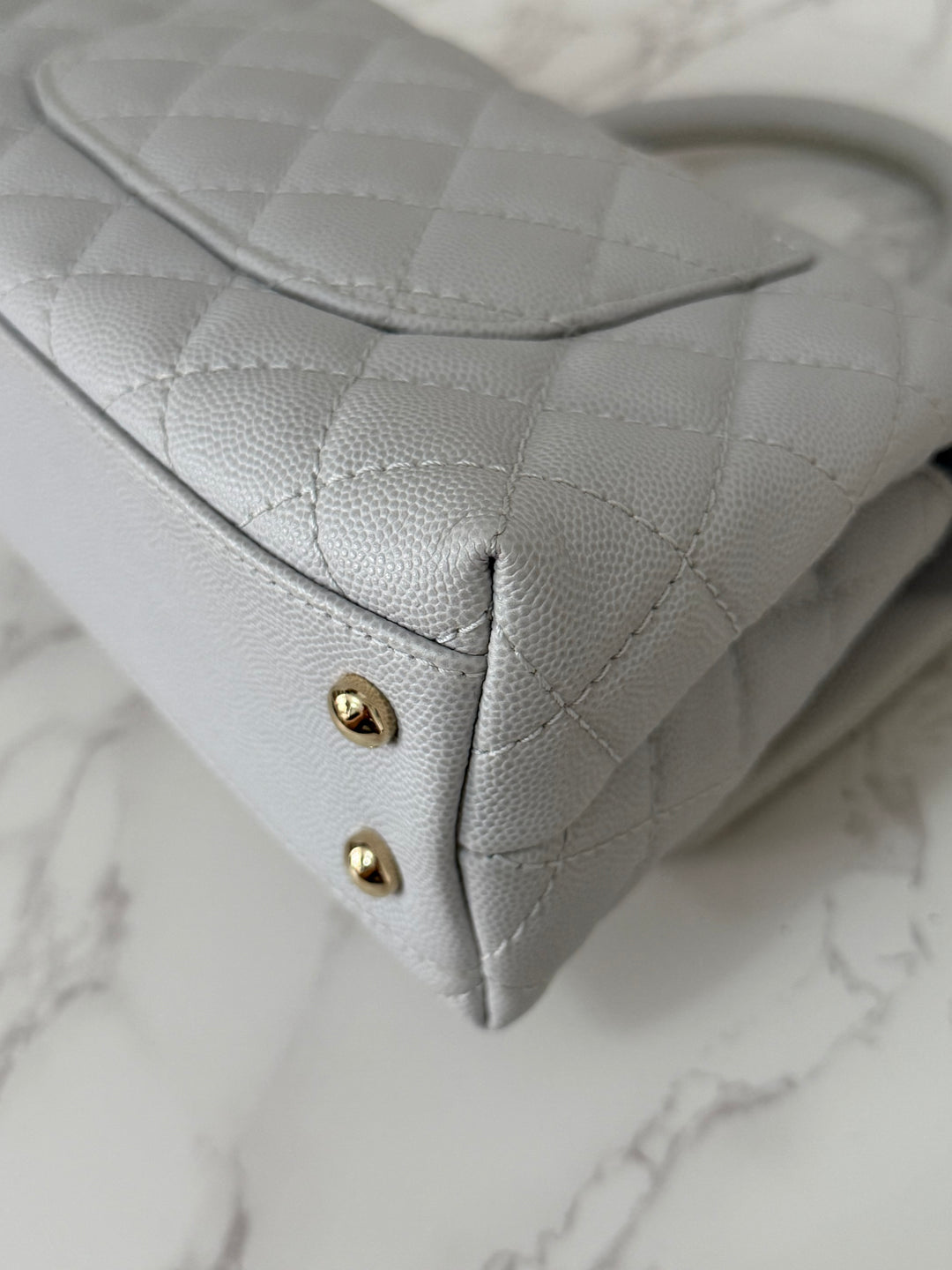 CHANEL 18P series 27 2018 Light Grey Caviar LGHW Coco Handle Size Small with Detachable Shoulder strap