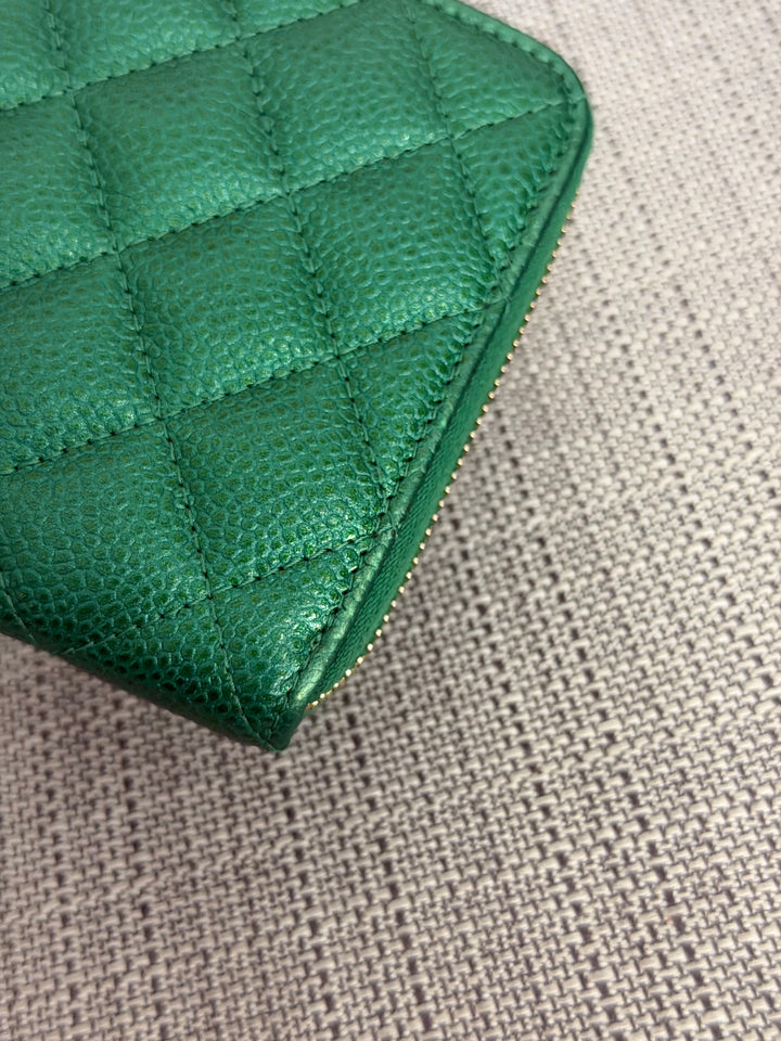 CHANEL series 25 18S collection Emerald Green Caviar LGHW Full size Zipped Wallet
