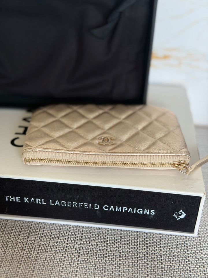 CHANEL 21P Metallic Gold Lambskin LGHW Mini O Case Pouch 15 cms