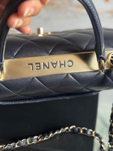 Load image into Gallery viewer, Chanel series 28 2018/2019 Navy Lambskin Champagne GHW Trendy CC Flap Bag size Small with Detachable Strap
