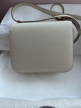 Load image into Gallery viewer, Hermes Constance 18 Craie Epsom Leather Rose Gold Hardware Flap Bag
