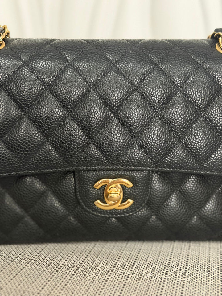 CHANEL Series 24 2017 Black Caviar GHW Medium M/L 11.12 Timeless Classic Double Flap Bag