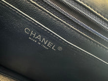 Load image into Gallery viewer, CHANEL Series 13 Navy Lambskin SHW Single Flap Jumbo Classic Bag
