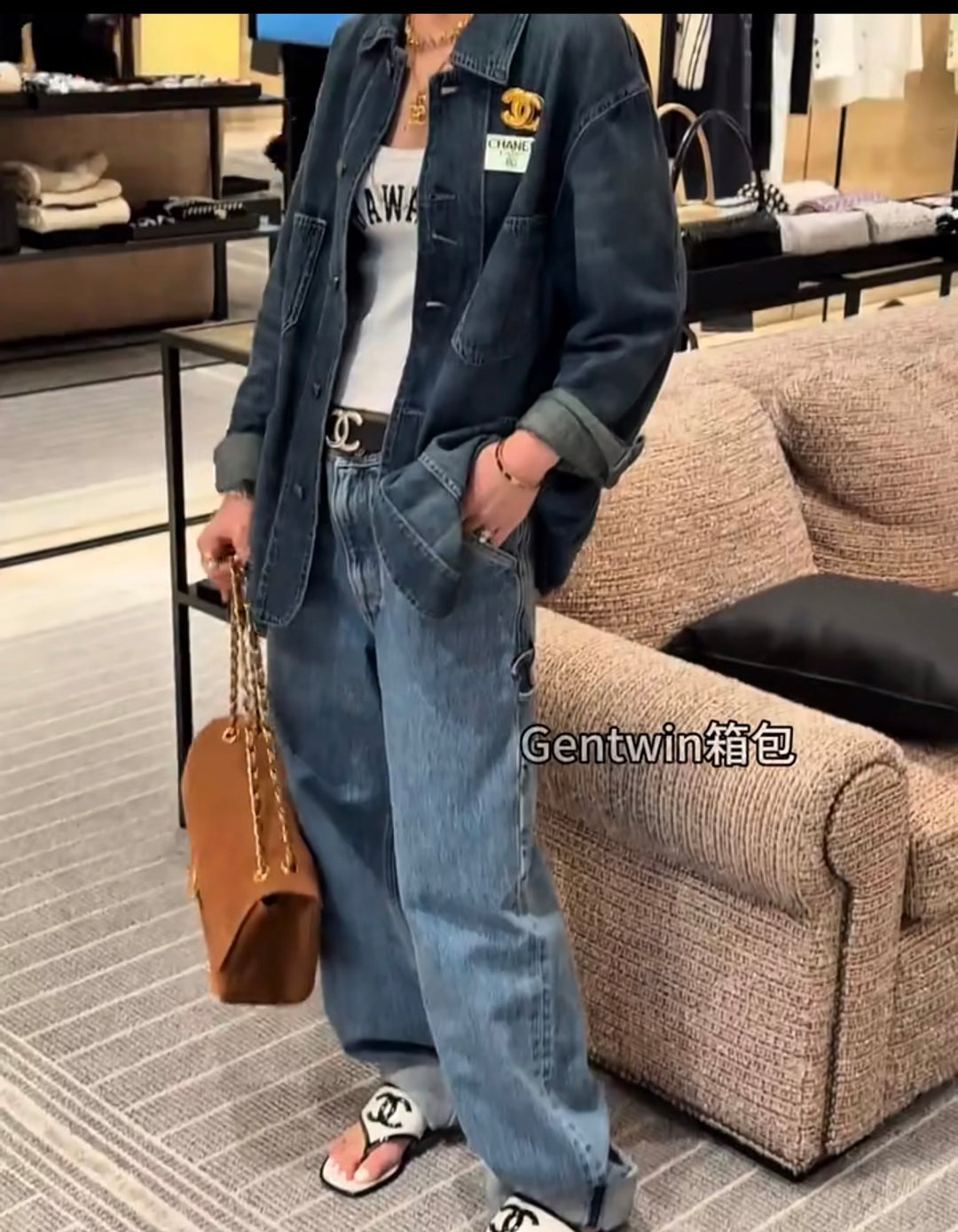 CHANEL 26A Métiers d’art Collection Camel Suede Leather LGHW Maxi 32 cms Flap Bag Matthieu Blazy 2026