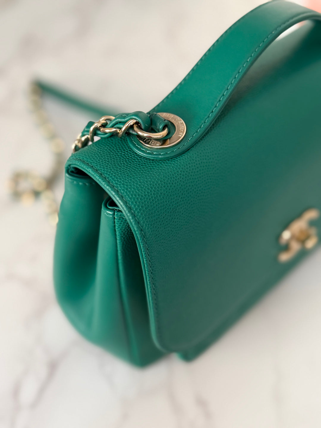 CHANEL series 23 Green Caviar LGHW Medium Business Affinity Flap Bag