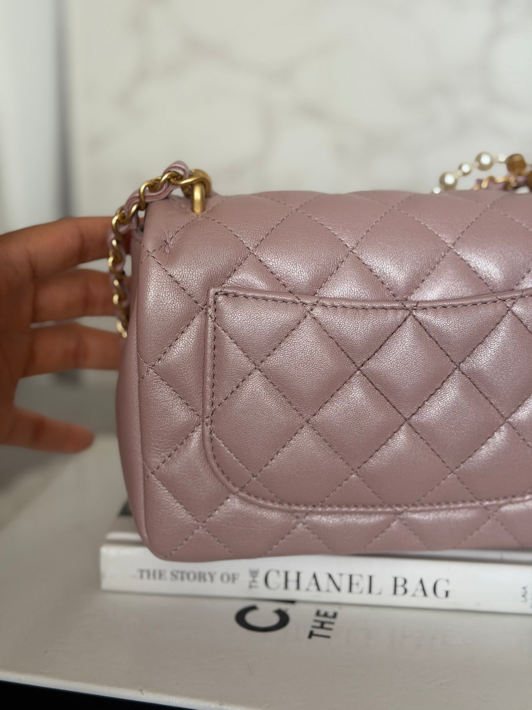 CHANEL 24P Pearly Pink Lambskin Pearl Twist Aged GHW Flap Bag 2024