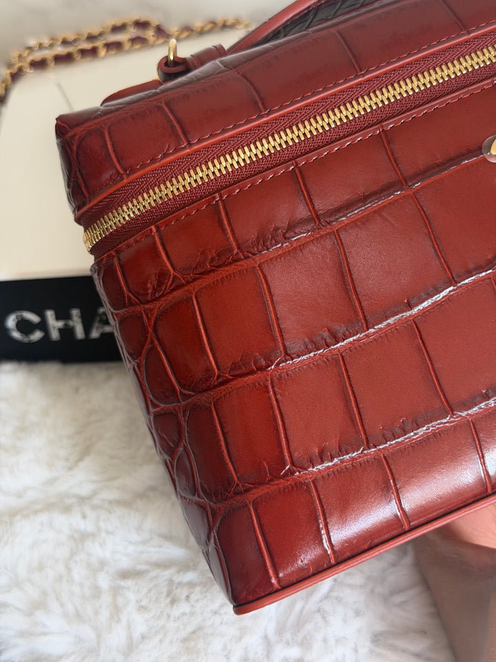 CHANEL 26B Croc Embossed Burgundy Calf Skin LP Long Vanity size Medium 23 cms 2026 Matthieu Blazy