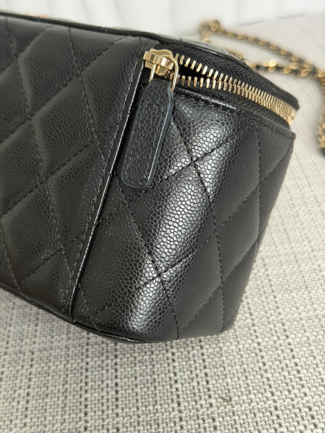 CHANEL Black Caviar LGHW Small Vanity with chain