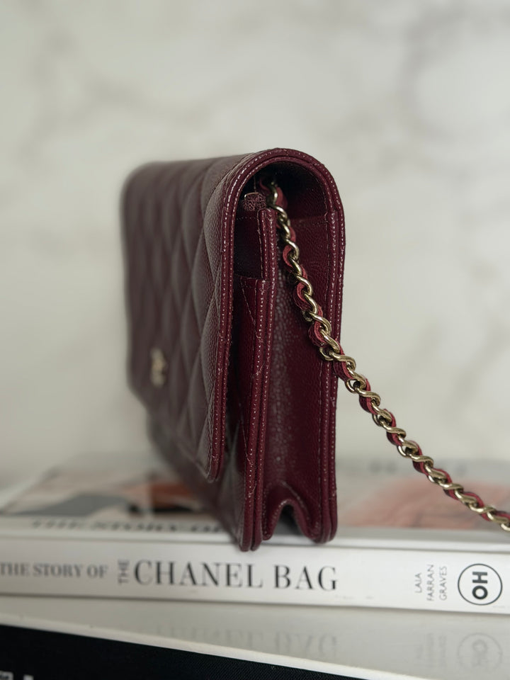 CHANEL 21B Burgundy Caviar LGHW Classic Wallet On Chain (WOC) 2021