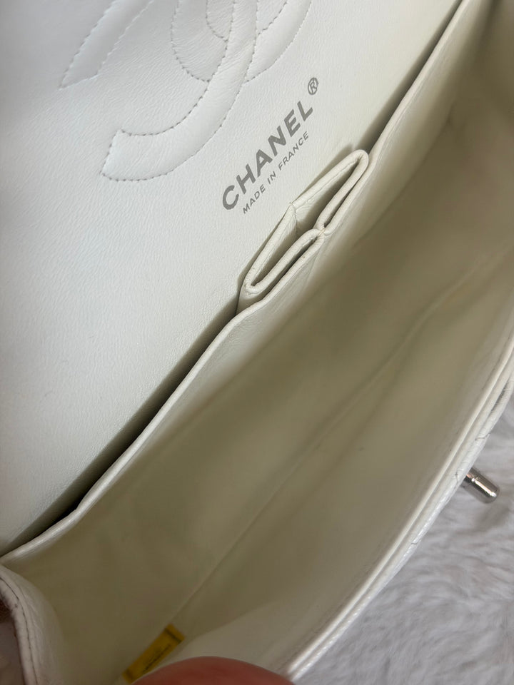 CHANEL series 12 Vintage White Caviar SHW Medium ML Timeless Classic Double Flap Bag 2009