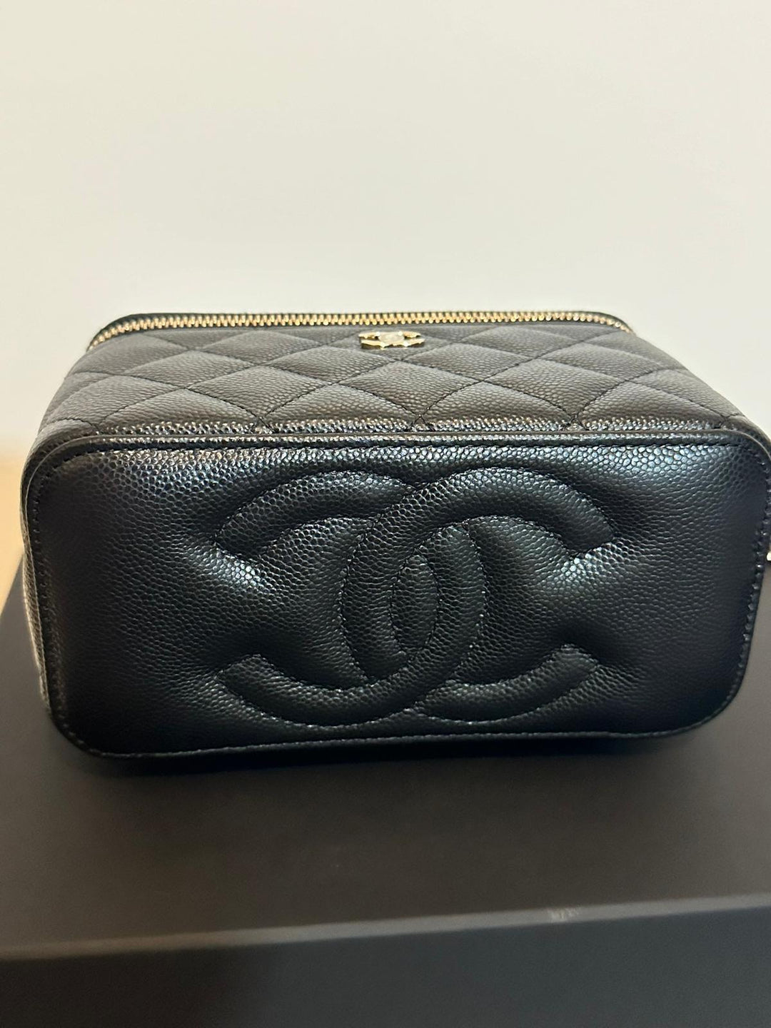 CHANEL Black Caviar LGHW Small Vanity Case with chain