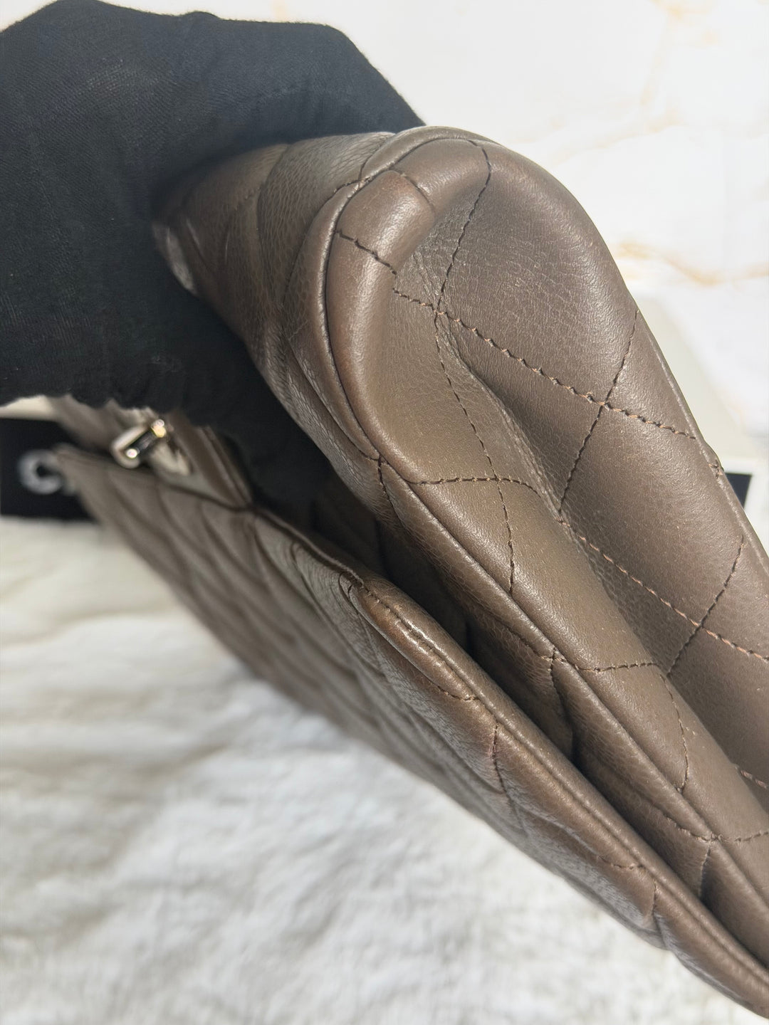 CHANEL series 17 Khaki Caviar SHW Classic Clutch with Chain