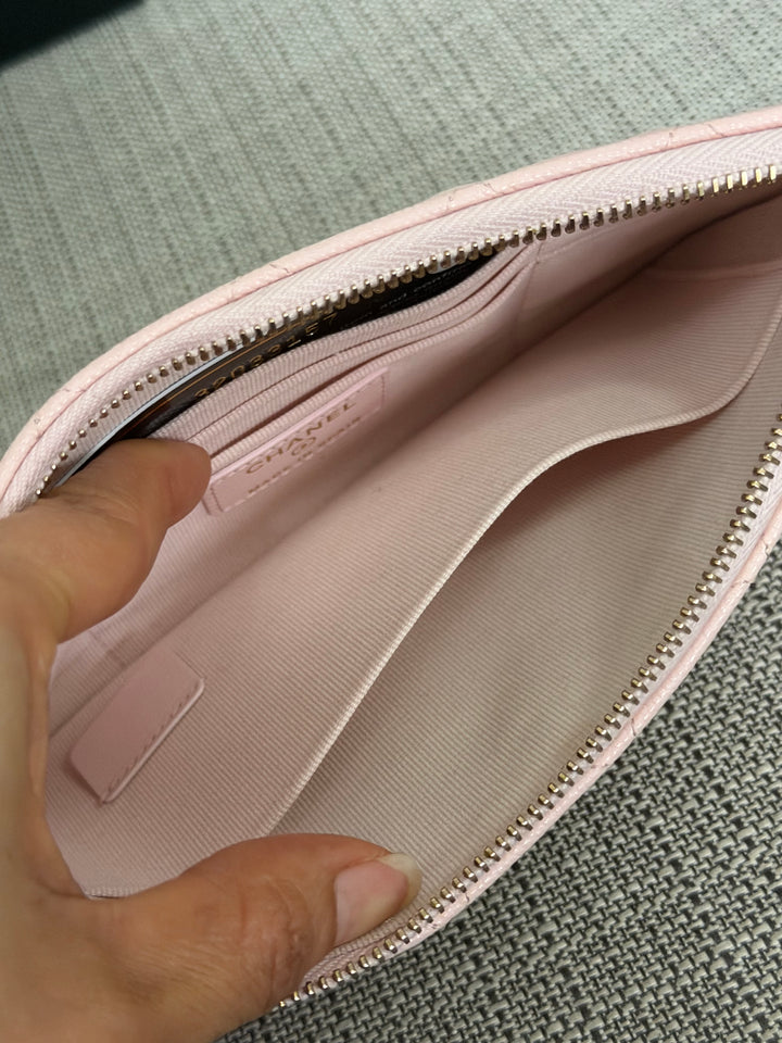 CHANEL series 32 Pink Caviar Crystal CC LGHW Small O Case Pouch