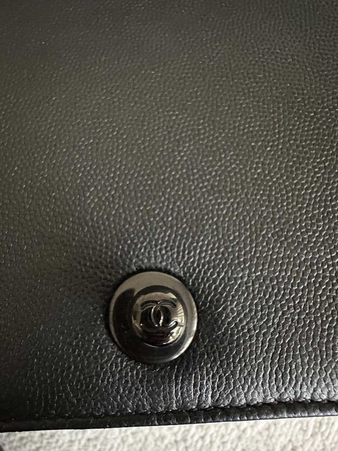 CHANEL 18C Black Caviar SO BLACK Hardware Le Boy Flap Bag size Old Medium 25 cms 2017/2018 series 25