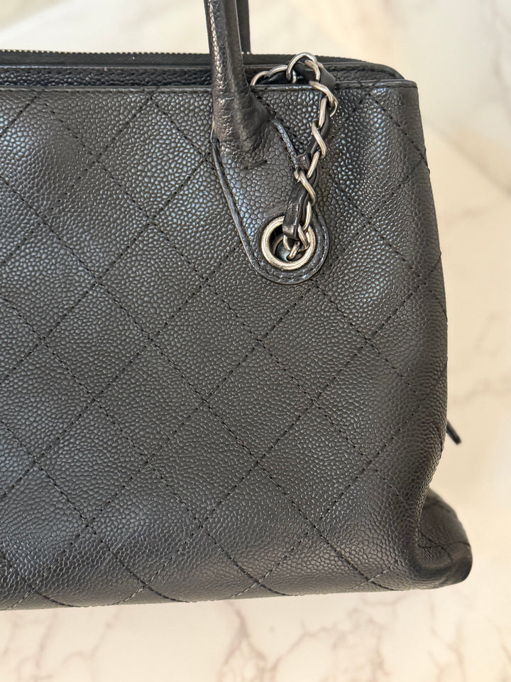 CHANEL series 23 Black Caviar Ruthenium HW Tote Bag with Shoulder Chain strap