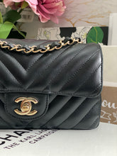 Load image into Gallery viewer, Chanel series 26 (2018) Black Lambskin Chevron LGHW Mini rectangular Flap Bag
