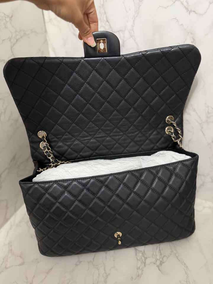 Chanel series 28 19B collection 2019 Black Calf Skin LGHW Small XXL Airliner (40 cms) Single Flap Bag