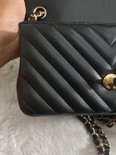 Load image into Gallery viewer, Chanel series 26 (2018) Black Lambskin Chevron LGHW Mini rectangular Flap Bag
