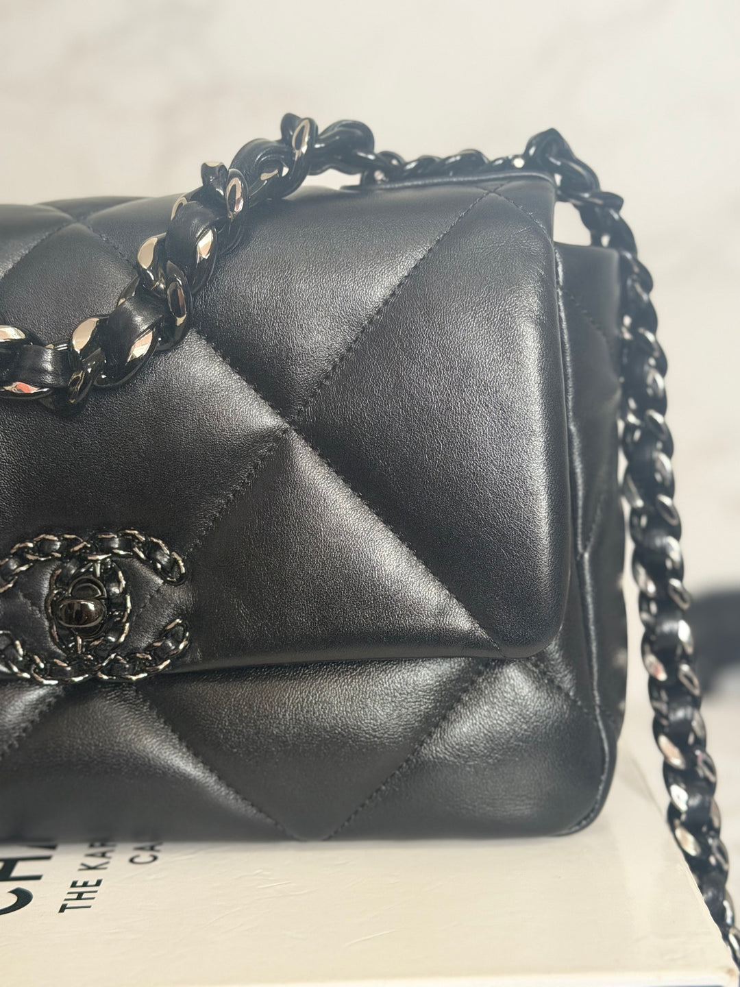 CHANEL 22P So Black 19 Black Lambskin Flap Bag size Small 2022