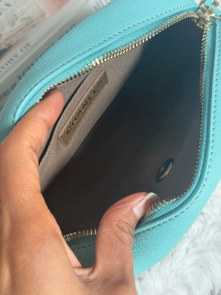 CHANEL series 26 Tiffany Blue calfskin LGHW Day Trip Camera case bag 7.5 inches 2019